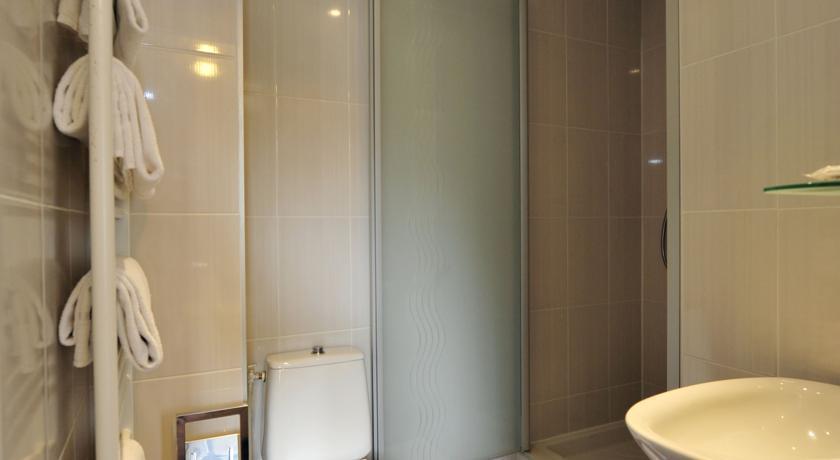Hotel Le Victor Hugo Montrouge Esterno foto